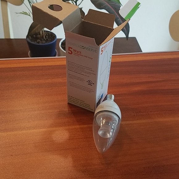 Simply Conserve 5 watt Clear Candelabra LED - Picture 3 of 5